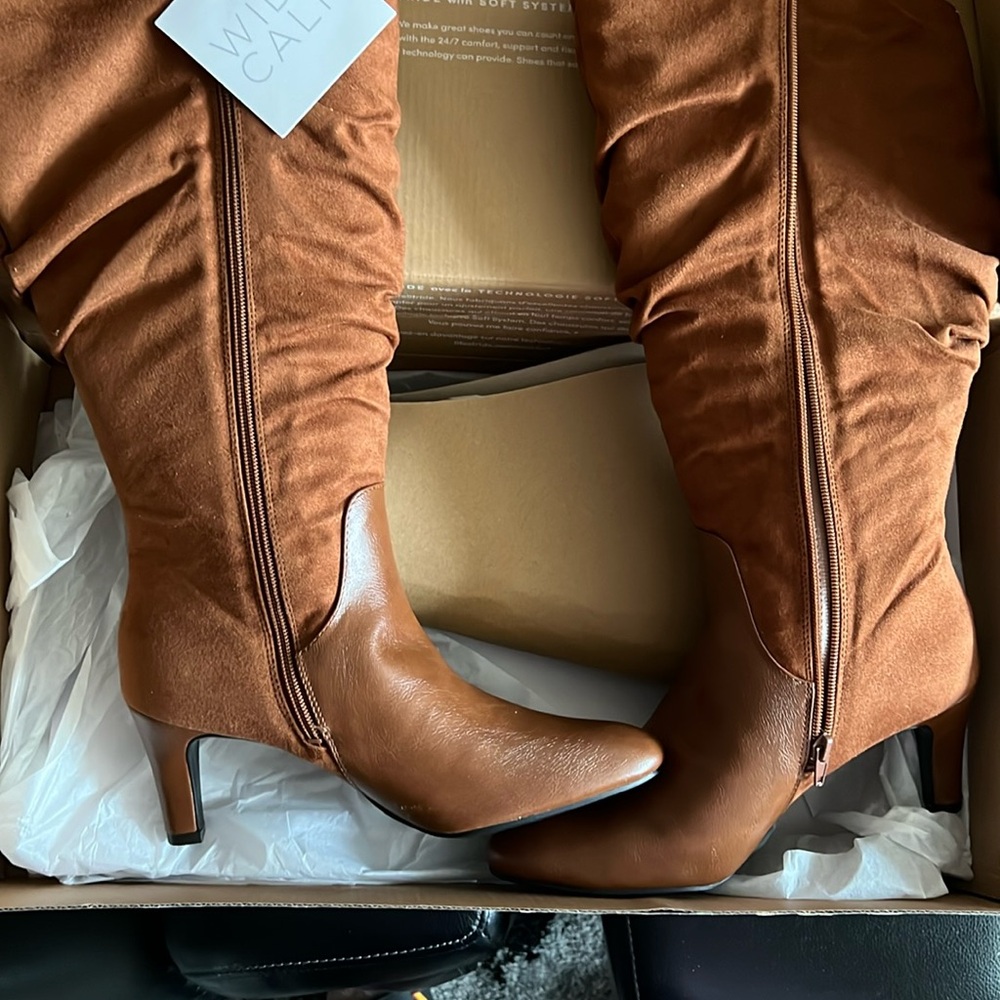 Knee boots,